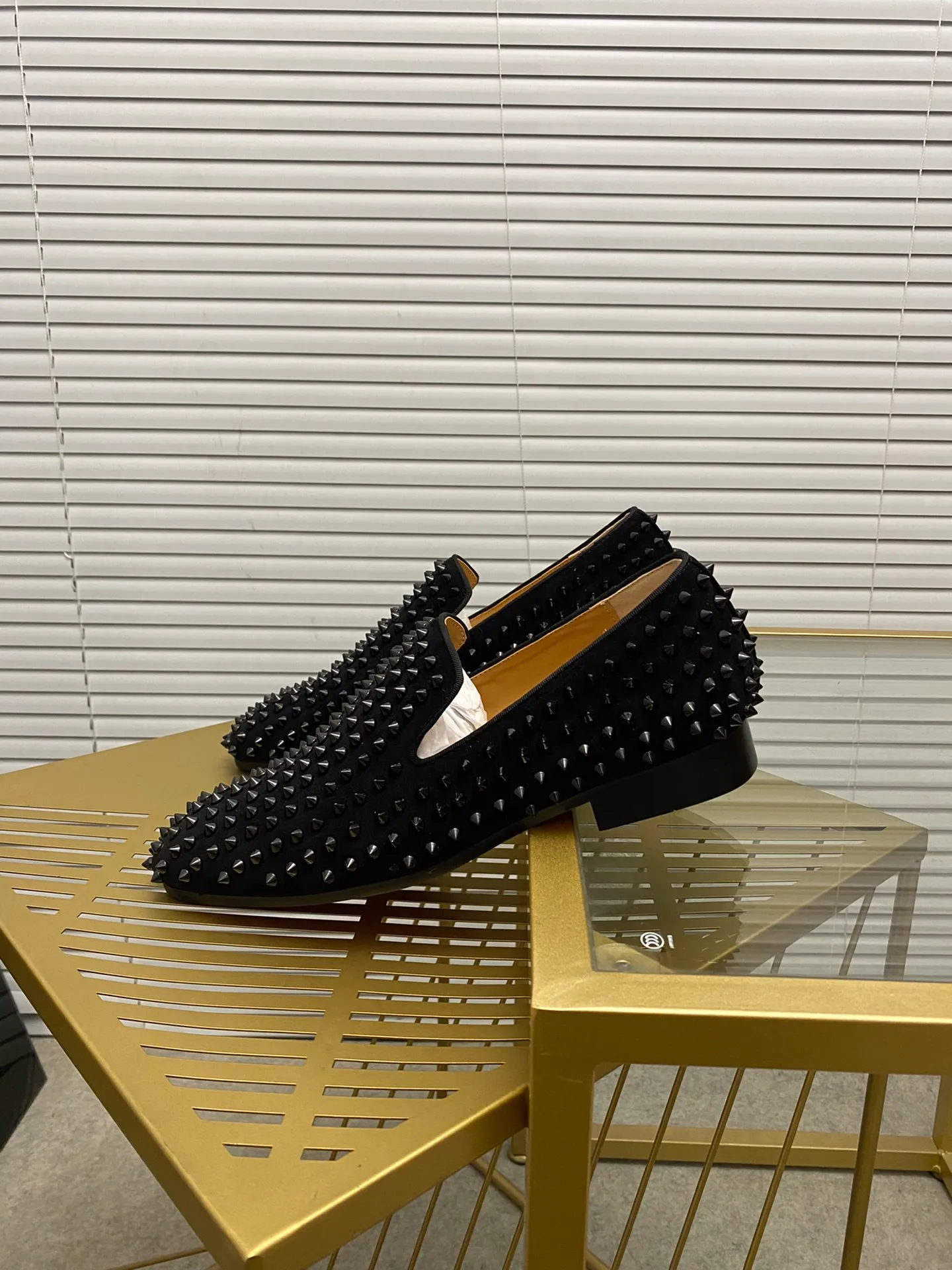 Made to order. Ex-factory price 500. christian louboutin (CL red sole shoes) counter series, casual sneakers for couples 📢 📢 📢 Exclusive hot style release 🎈🎈💪 Movable latex feet 👻 Finished outsole line [Proud] 😝Female 35-40# Male 38#-46, global supply😝 [Top version]: Original imported genuine leather upper, top original leather lining, original molded TPU outsole, original 1:1 detail processing, original shoe last,